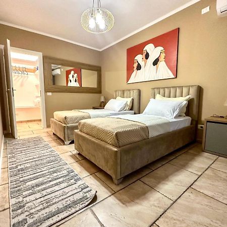 Amos City Center Apartment Тирана Екстериор снимка