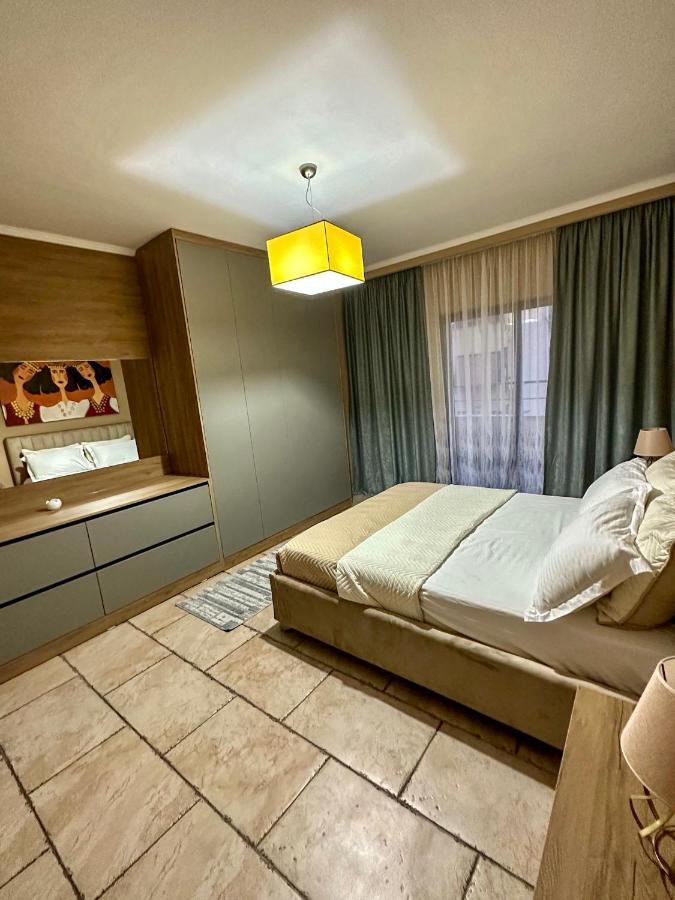 Amos City Center Apartment Тирана Екстериор снимка