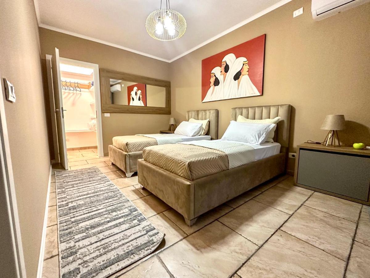 Amos City Center Apartment Тирана Екстериор снимка